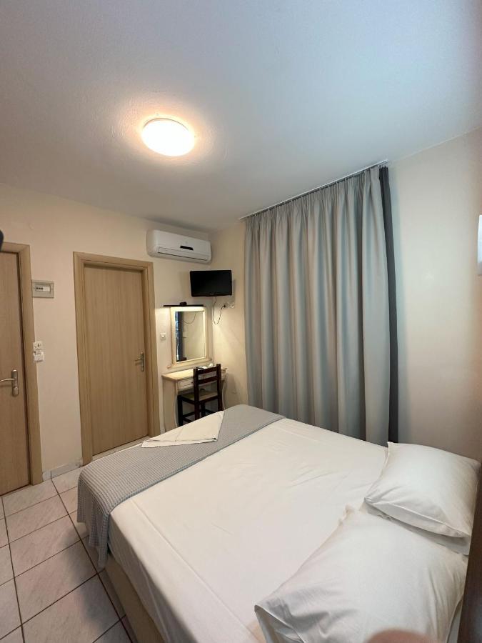 Hotel Afrodite 네오이포로이 외부 사진